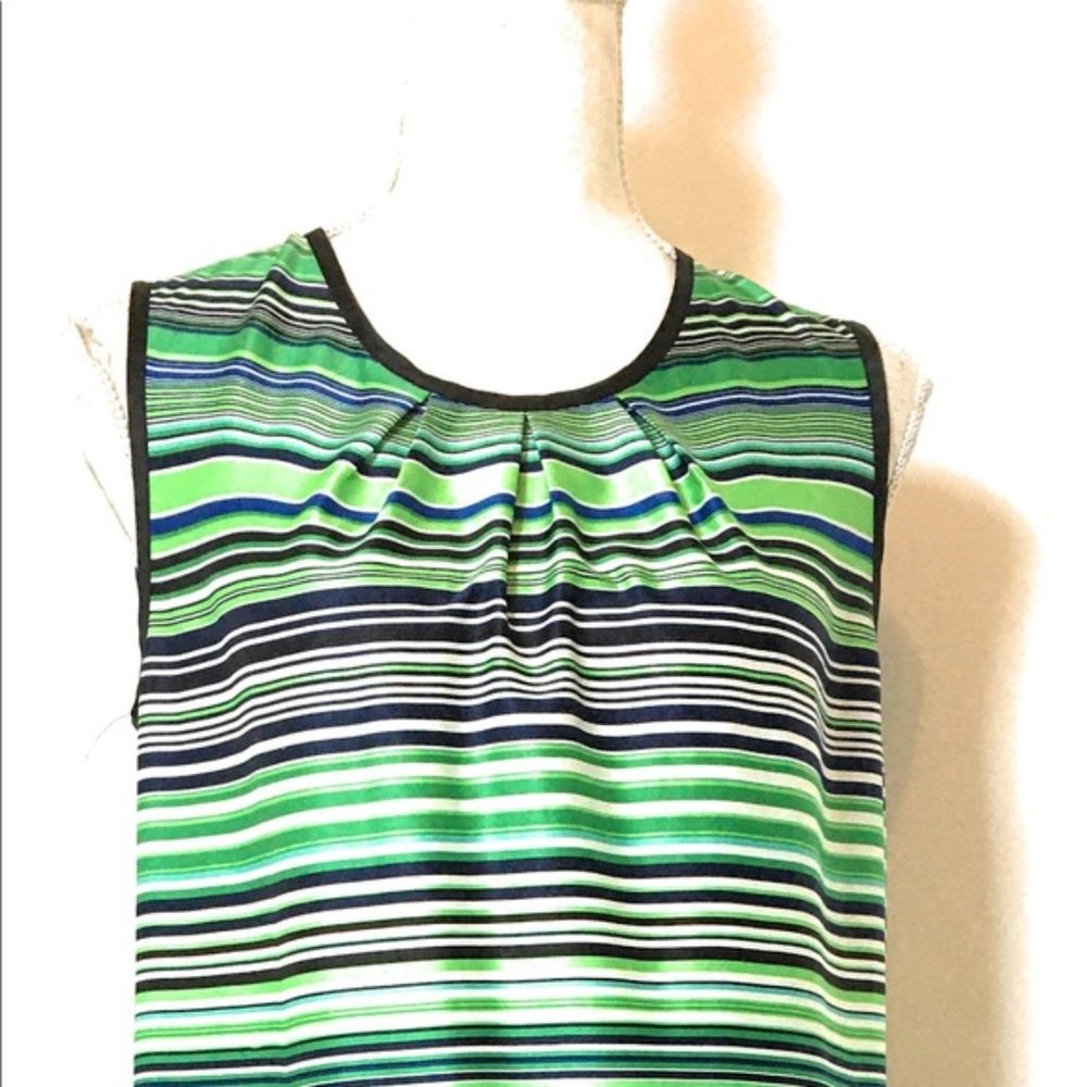 Outbreak red sleeveless top, Sz Small